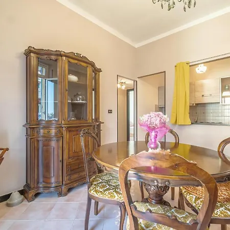 Amazing In With Kitchenette *