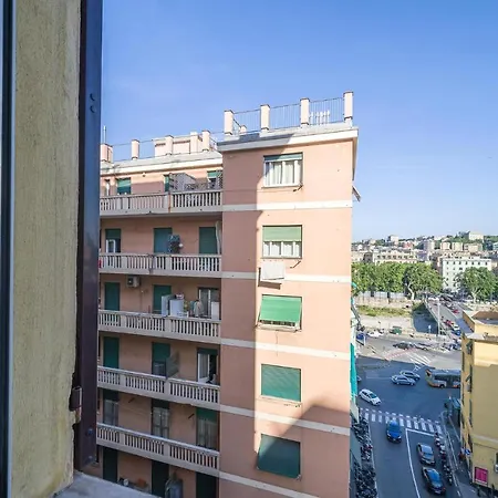 2 Bedroom Lovely In Appartement Genua