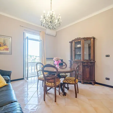 2 Bedroom Lovely In Διαμέρισμα Γένοβα