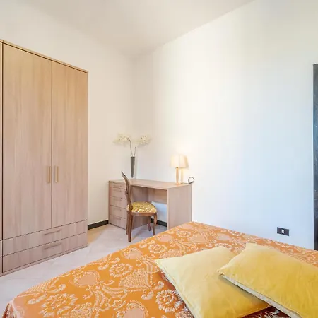 Appartamento 2 Bedroom Lovely In Genova
