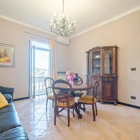 شقة 2 Bedroom Lovely In